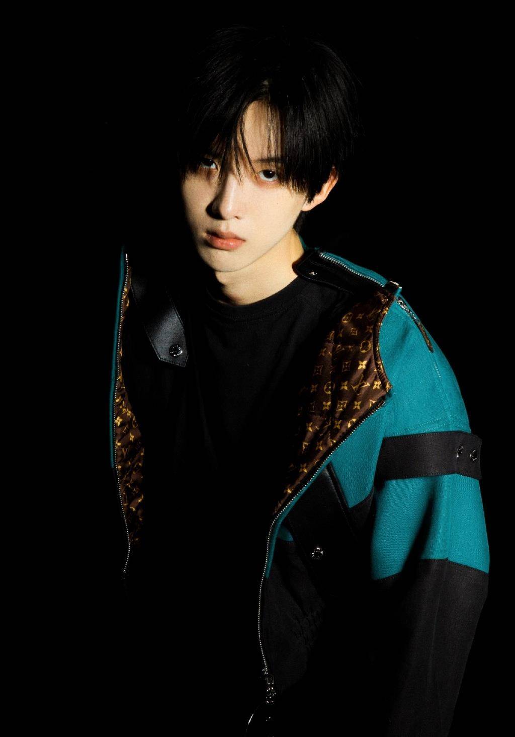 孙泽源:"初恋"般的清新男孩!他是歌手还是演员呢!_腾空_时光_年一品