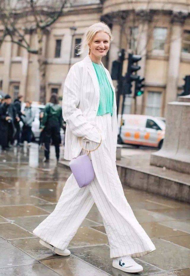 元素 2022年的流行色榜单最新出炉长青花蓝浪漫到心动，来年一定要入手