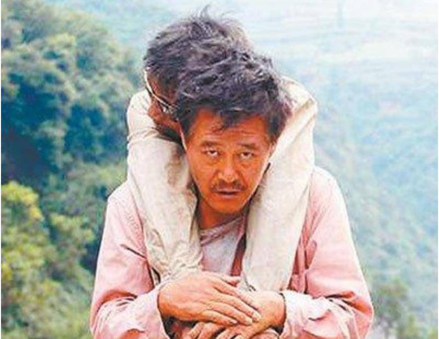 茶具|赵本山拍完《落叶归根》 表示：我这辈子背得最多的就是洪启文