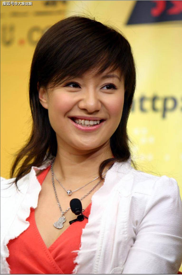 女高音王丽达九上春晚32岁青歌赛冠军42岁华丽转身做教授