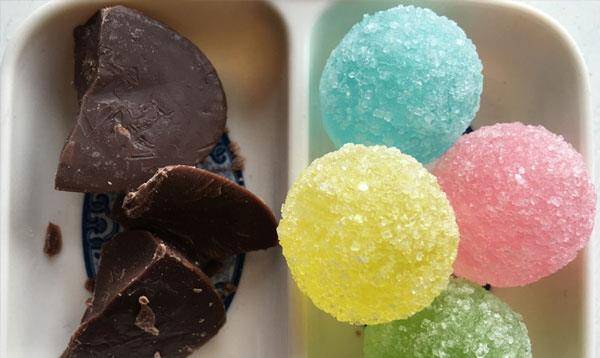 床头|床头不宜放哪些东西？文章列出来了，如果有，尽量拿走