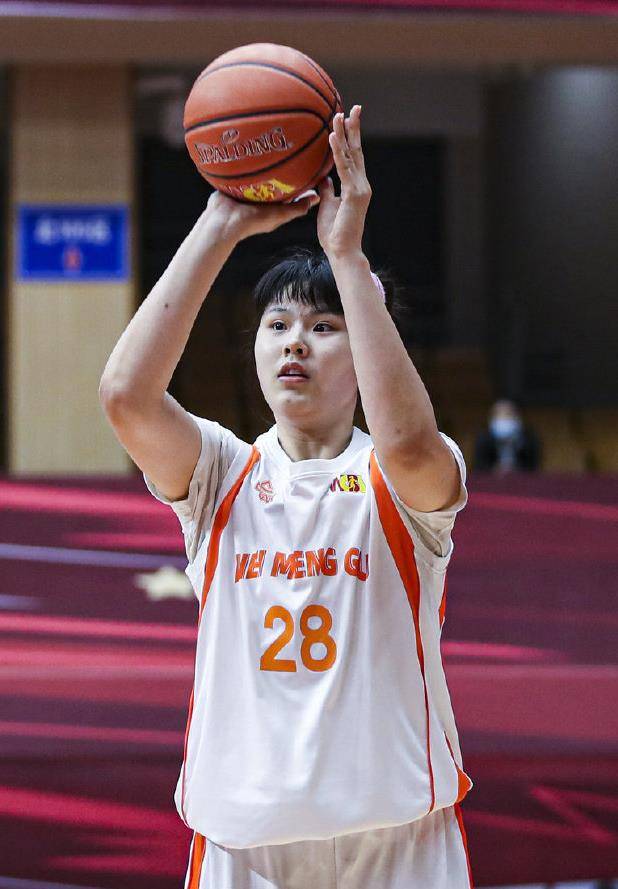 决赛提前预演四川碾压卫冕冠军 韩旭完胜女版奥尼尔_杨力维_李月_命中