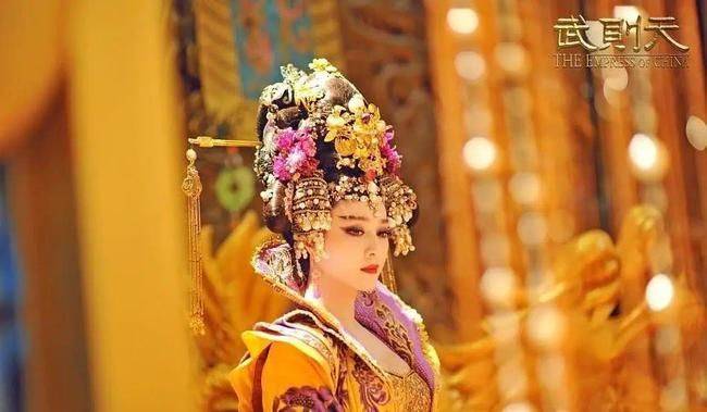 武则天刘晓庆经典版本_刘嘉玲武则天造型雷人_一级古装片武则天