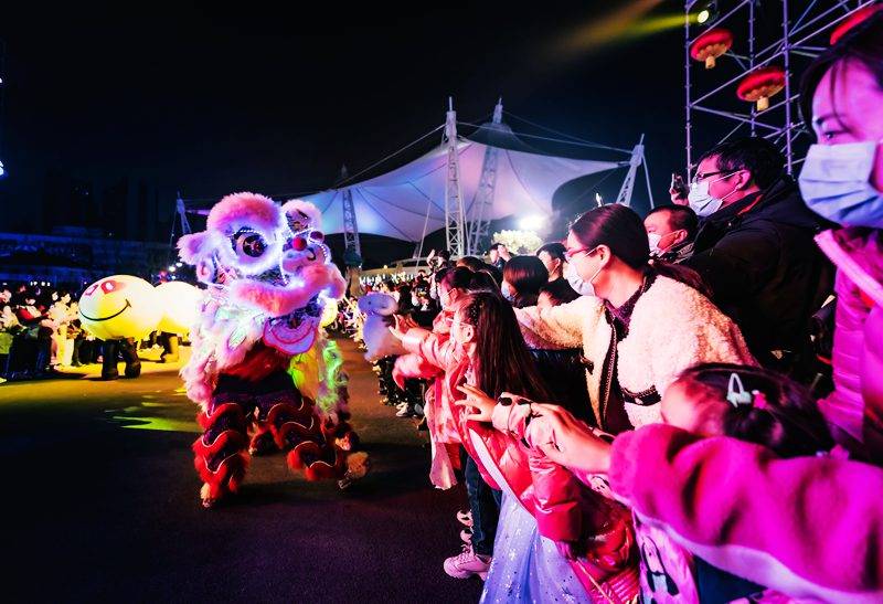 开虎运耀虎福武汉欢乐谷lights游乐园灯光节1224活力归来