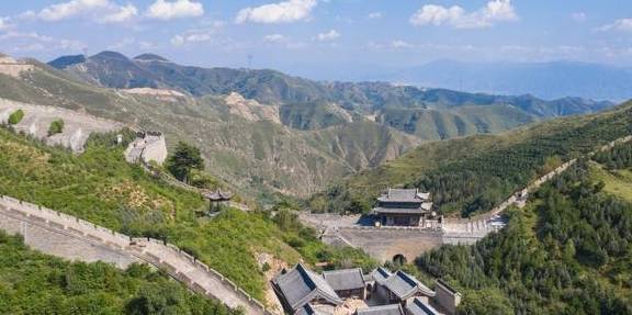 雁門關周邊尚有很多古代軍事遺蹟,也開拓成了旅遊景區.