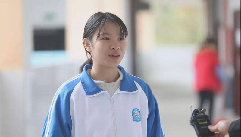平塘民族中学学生莫芳媛:"我们学习多了,有时候会有一些厌烦的心理