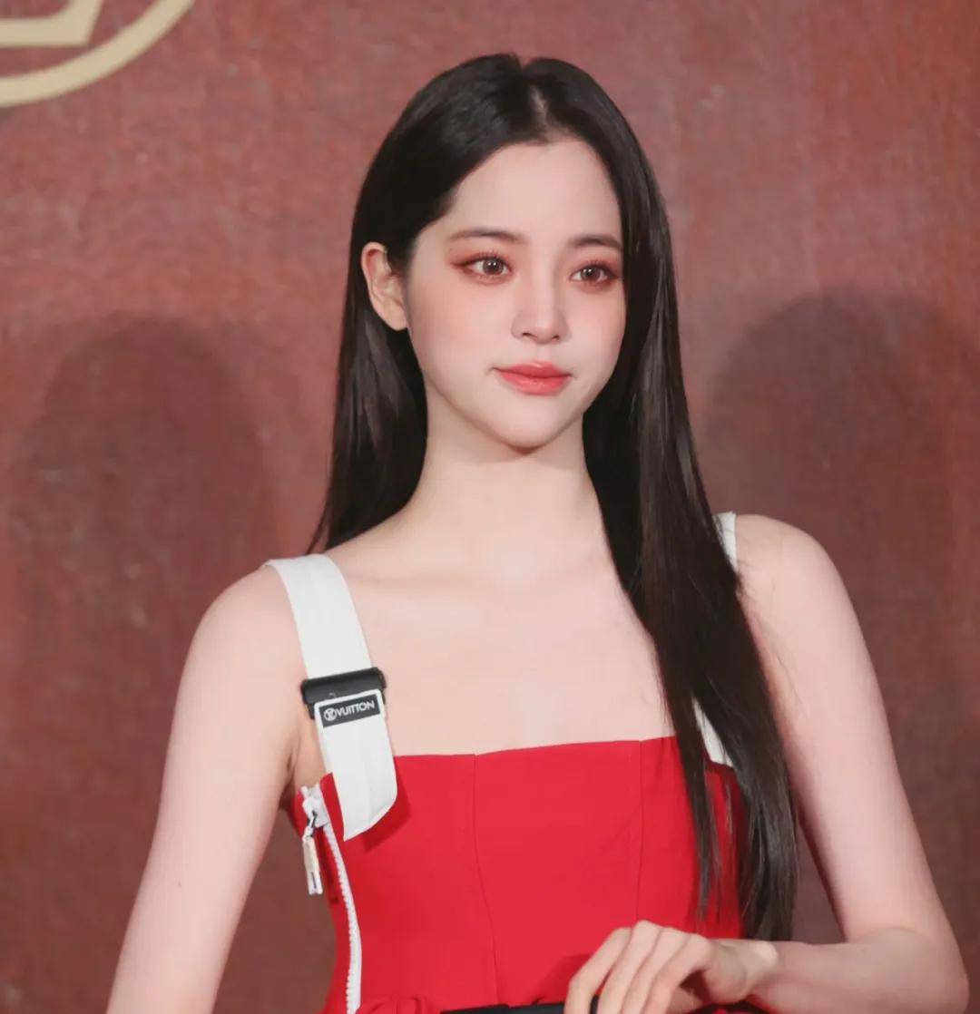 面的看完韩圈红毯,才知道女明星的生图有多内卷!