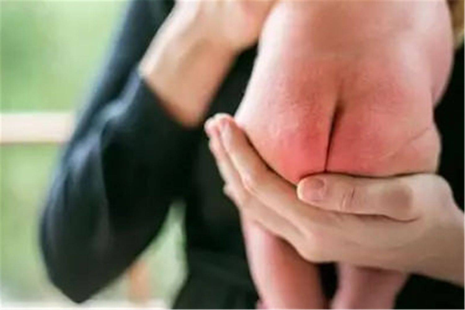 为啥生完孩子医生都给看屁股而不是脸呢?