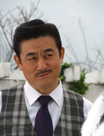 李洪涛娶老师女儿为妻结婚30年无绯闻事业家庭两不误