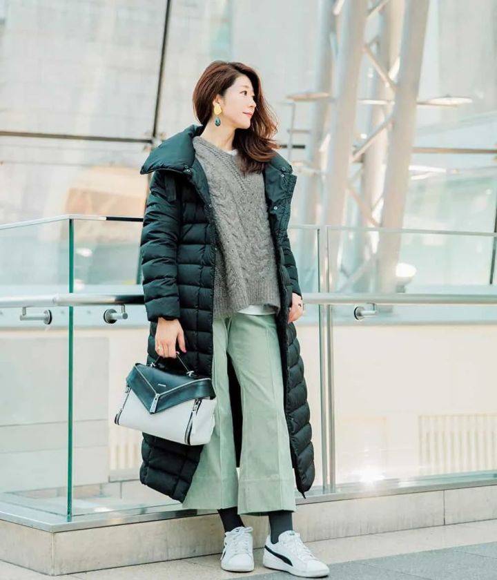 黑色 普通人穿棉衣参考来了 棉服这么穿不臃肿