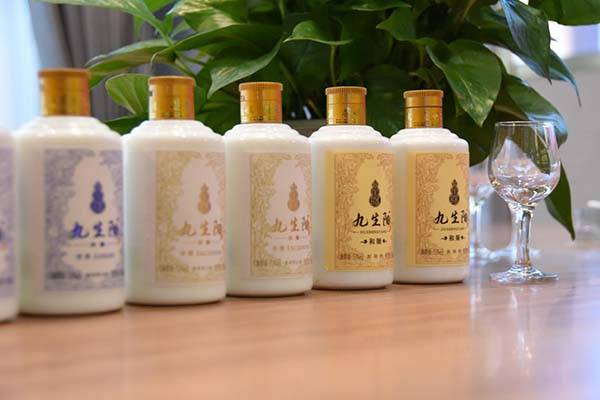以科技赋能,九生阳秘酿饮领健康型白酒智慧之选_陈小平_秘方_中药