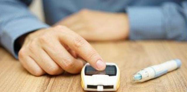 能够帮助|得了糖尿病怎么办？医生：常吃这4种食物，或会有助稳定血糖