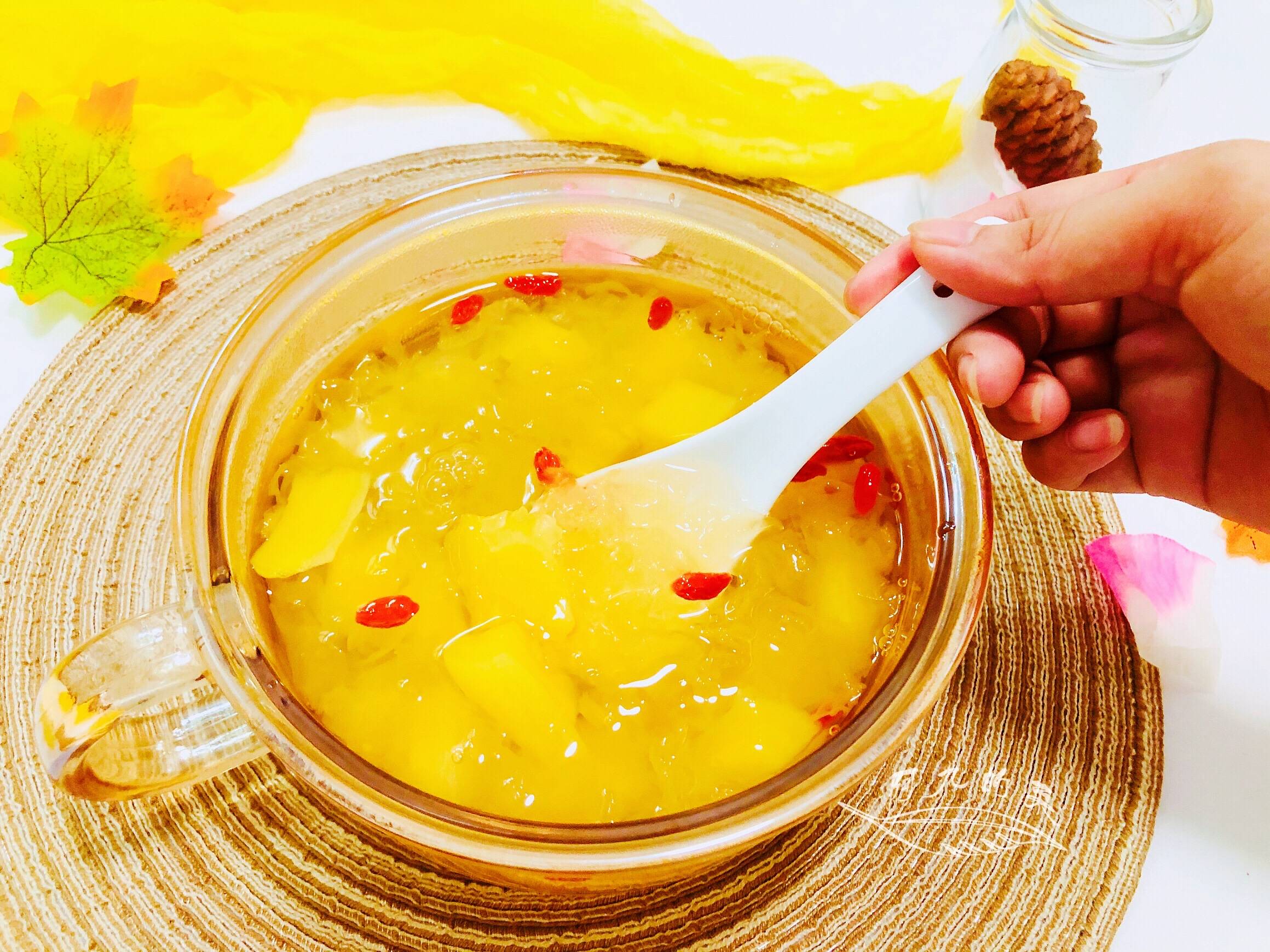 食谱|建议女人:如果不差钱尽量多吃这8种食物,营养美肤,还显年轻