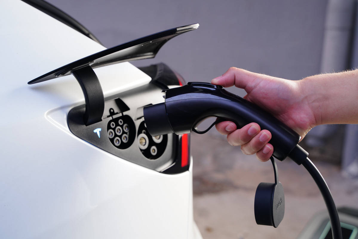 从家用到户外公牛新能源充电枪评测