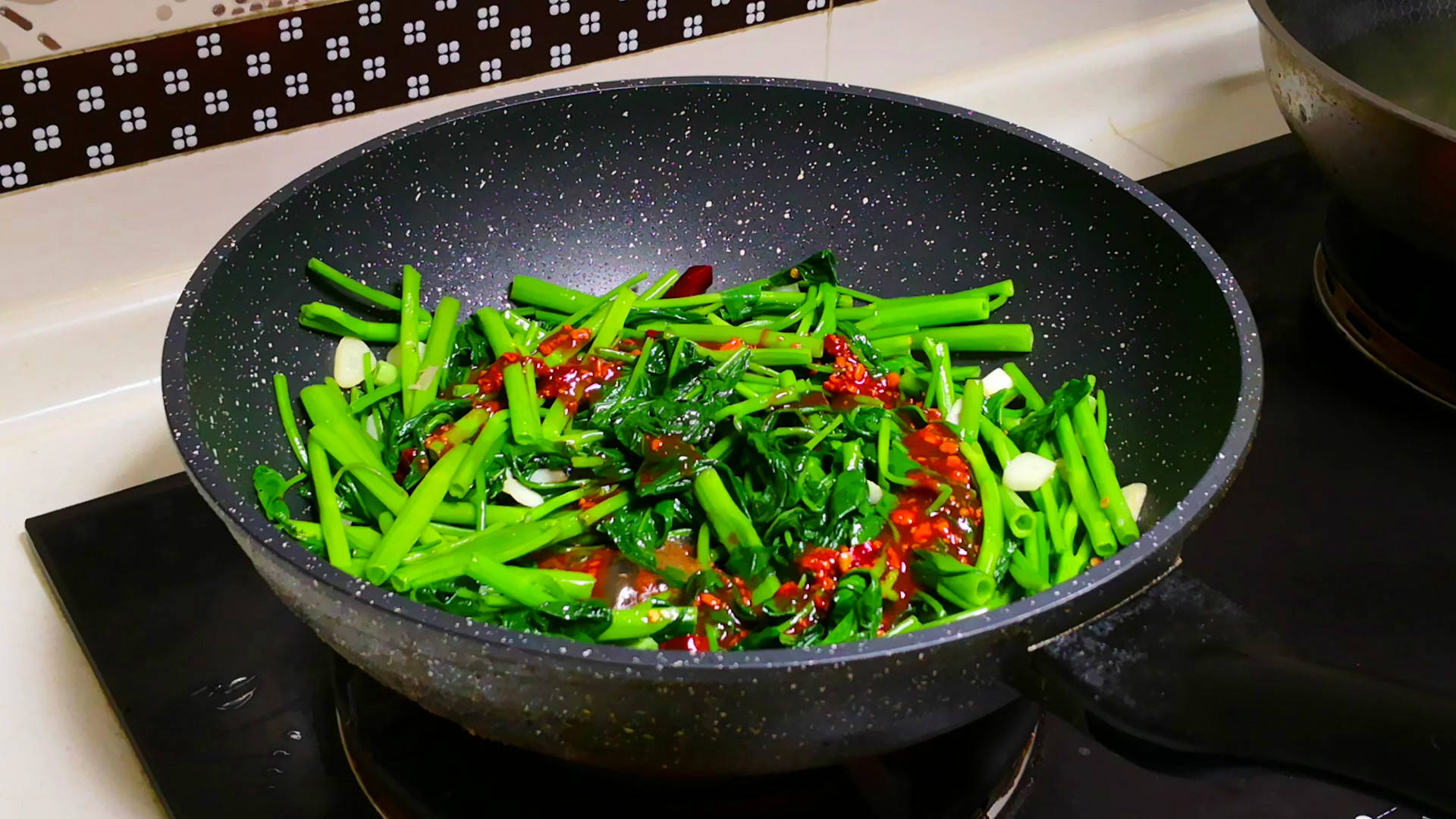 原创炒青菜时要牢记5要点炒的青菜叶子翠绿不发黄又脆又好吃