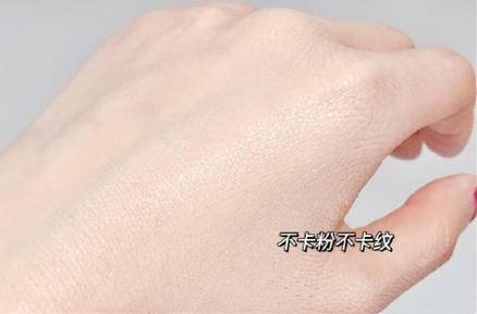 产品冲浪都不带掉的底妆画法，你确定不看看吗？