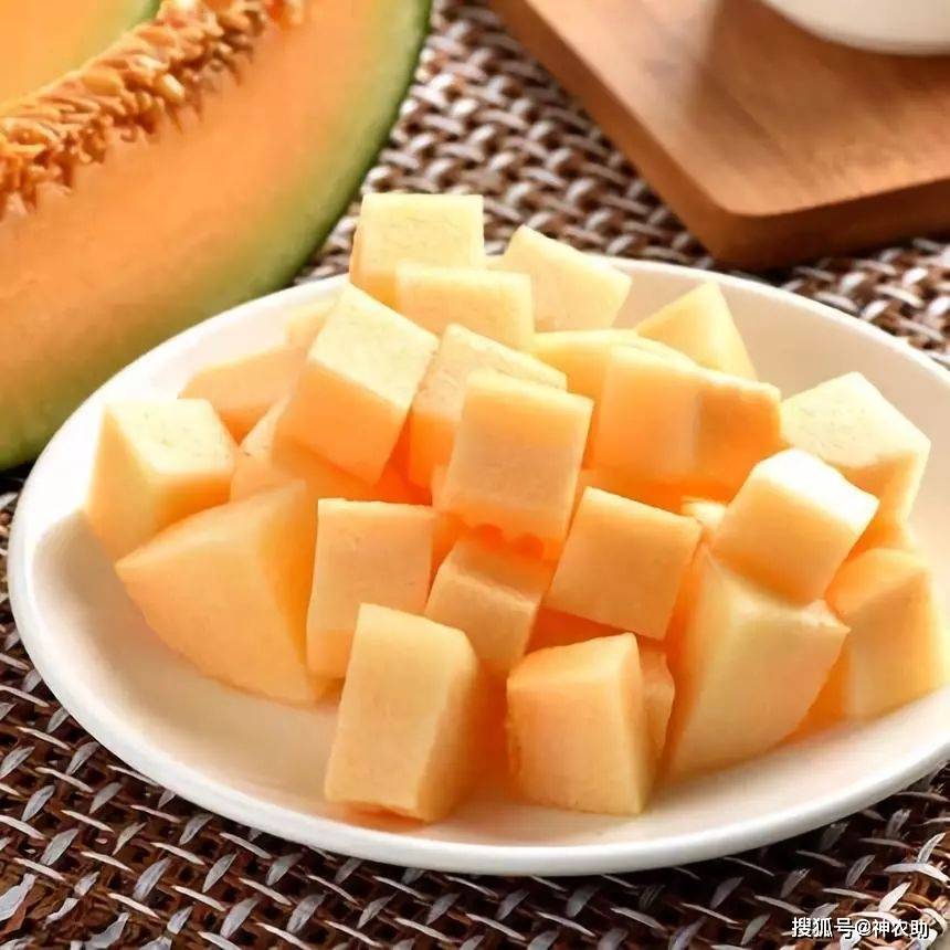 哈密瓜怎么切好吃又好拿 a5233ee8d7b1442fb6371865314ab609.jpeg