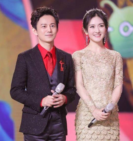 原创何炅谢娜闹掰快乐家族集体为何炅庆生唯独她一人不送祝福