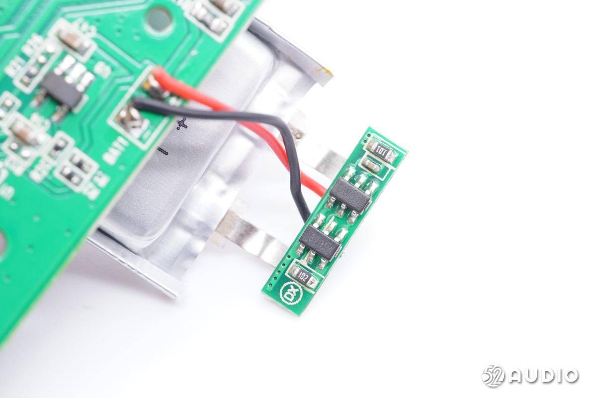 产品|0.96寸OLED显示屏，一键3D音效转换，MPOW蓝牙音频接收器拆解报告