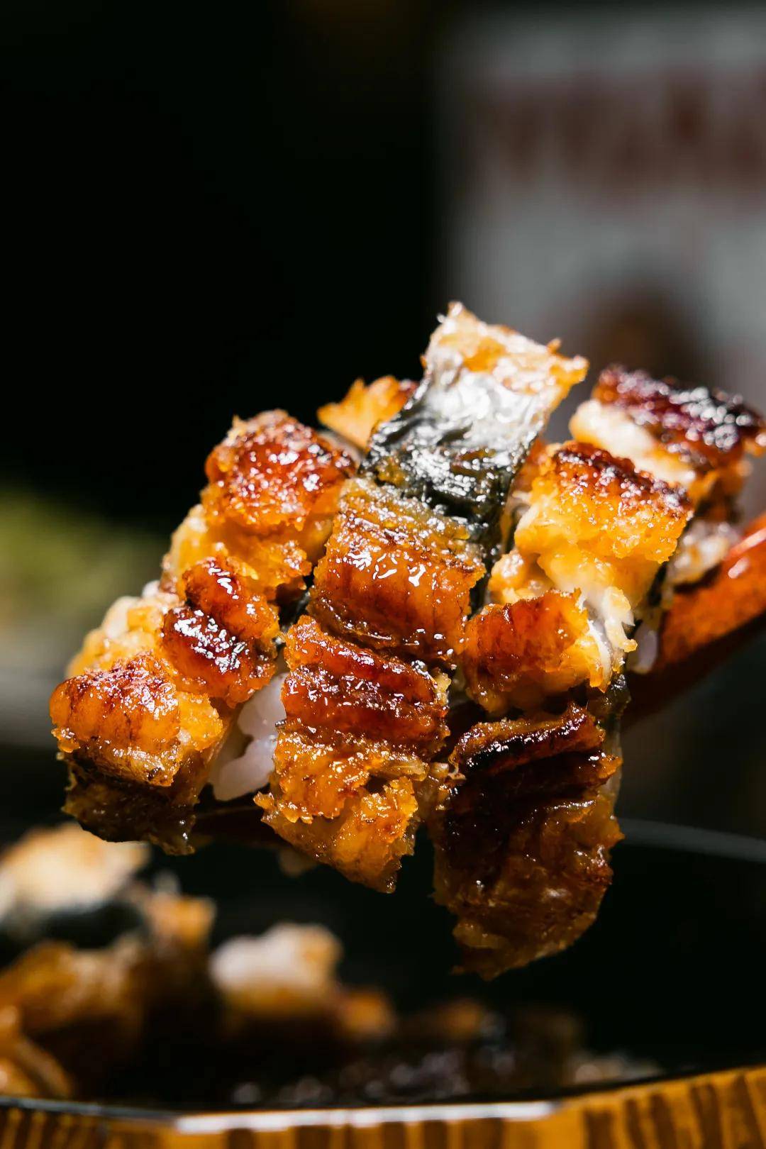 活鳗现烤,一鳗三吃!_鳗鱼_酱汁_吃法