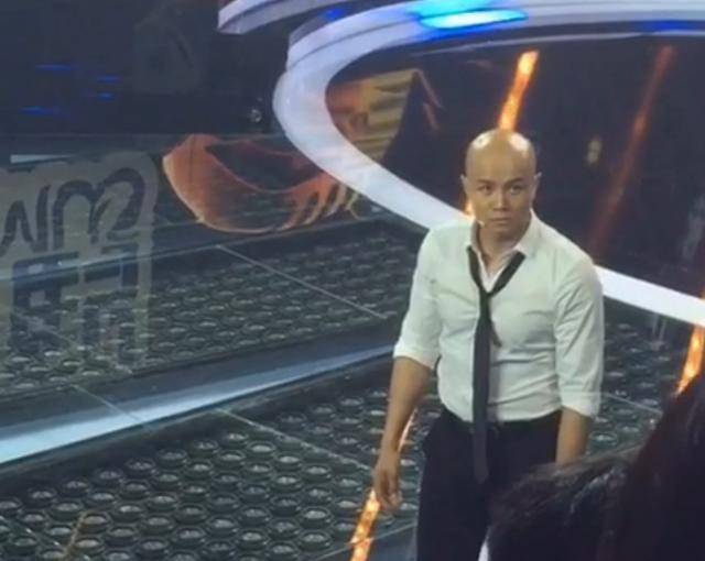 乐嘉|“人生导师”乐嘉的毁灭史，以前有多狂，现在就有多凉