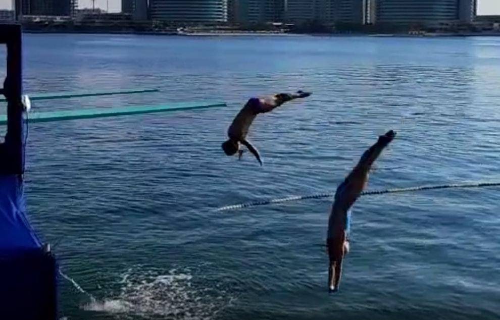 全红婵真跳海啊,动作标准无瑕疵,没有一点点水花_训练_表演_技术