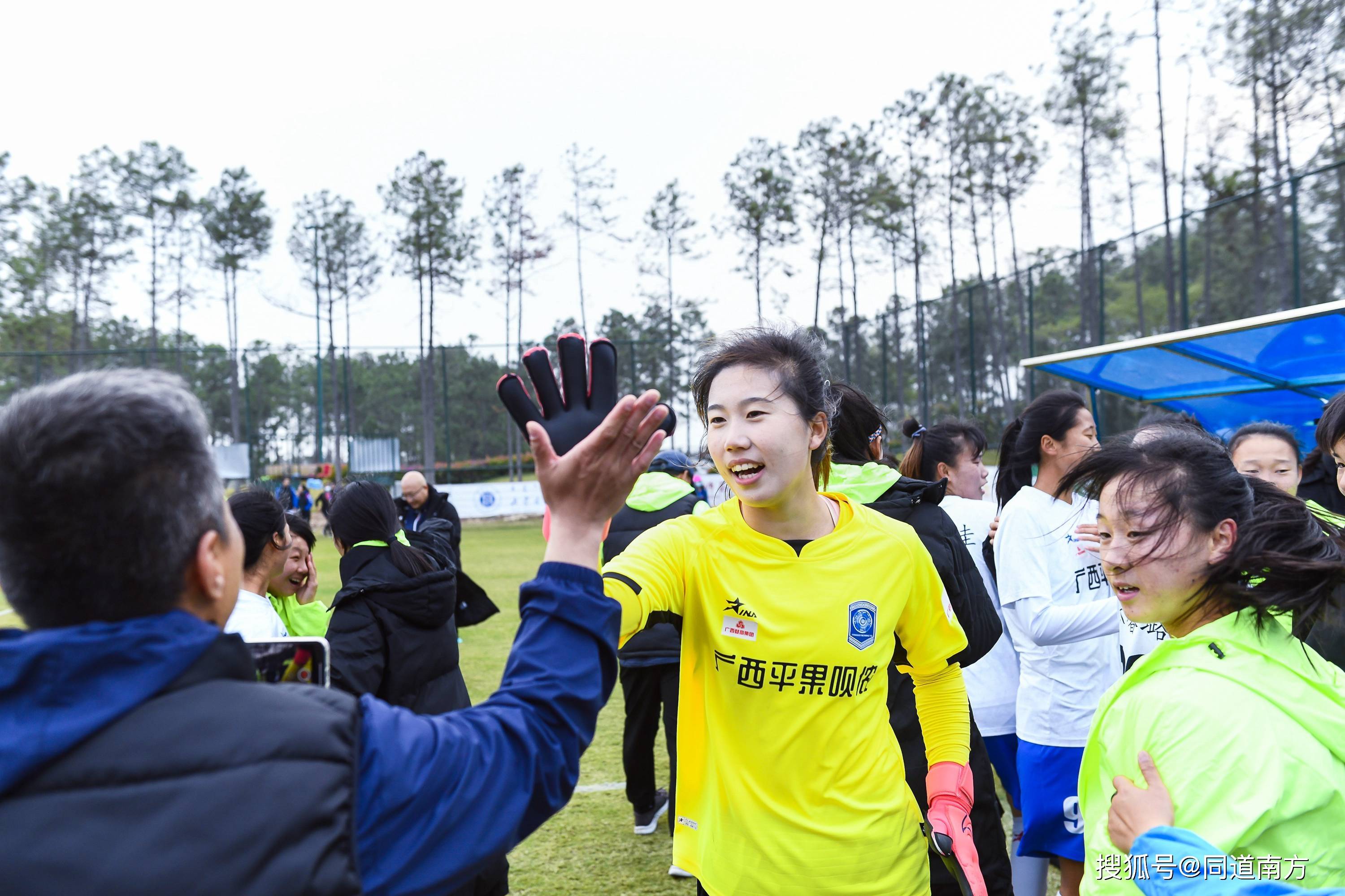 女乙终章广西平果呗侬半主力出阵21绝杀海南琼中女足夺冠创造历史