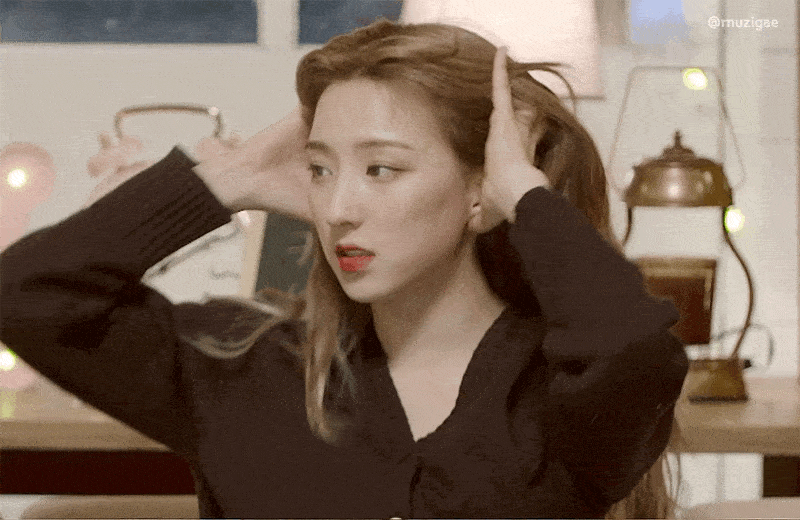 曲线被星探从校门追到家门口的少女，教你什么叫美神降临