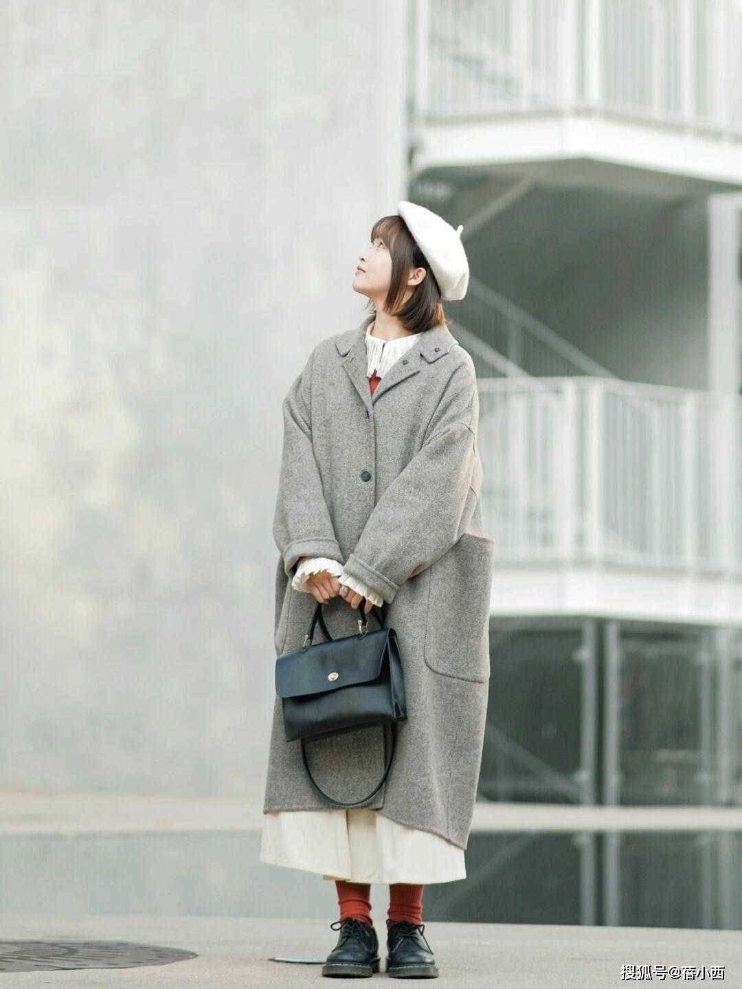 小个子 小个子入冬少穿“羽绒服”，建议多穿“大衣”，简约高级还耐看