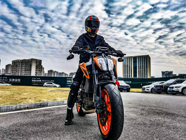 弯道手术刀 KTM 790 Duke最怂试驾——按奈不住地暴躁_搜狐汽车_搜狐网