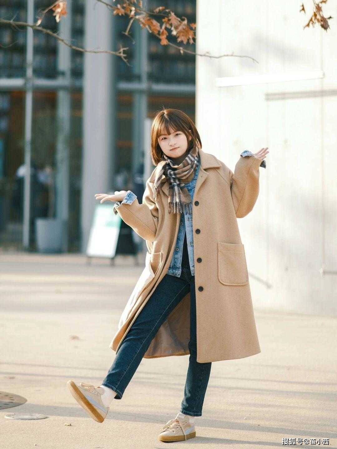 小个子 小个子入冬少穿“羽绒服”，建议多穿“大衣”，简约高级还耐看