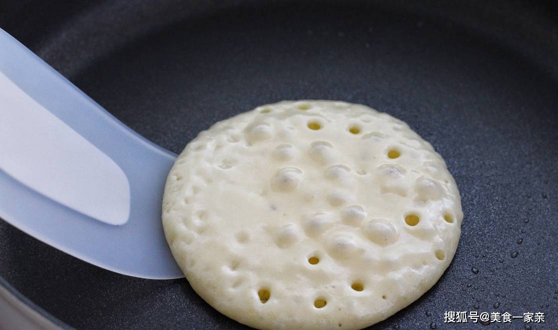 做法|孩子最爱这早餐,口感如同蛋糕般松软香甜,做法却简单的不可思议