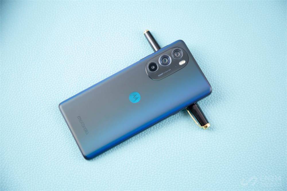 产品|moto edge X30实测：首发骁龙8 Gen1能够展现全部性能？