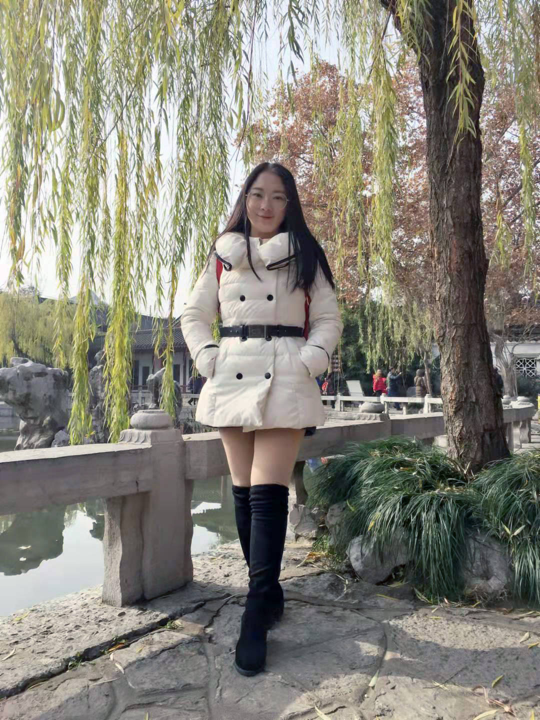 年轻漂亮女医生七年求学回家入职不到两个月意外变