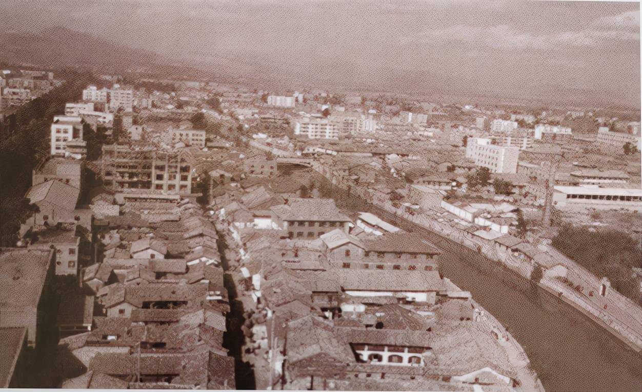 老照片,九十年代的昆明城,人民生活穷困但是宁静祥和