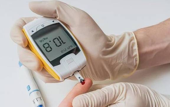 控制|男子热水泡脚，最后竟要截肢？这个错误很多人还在犯