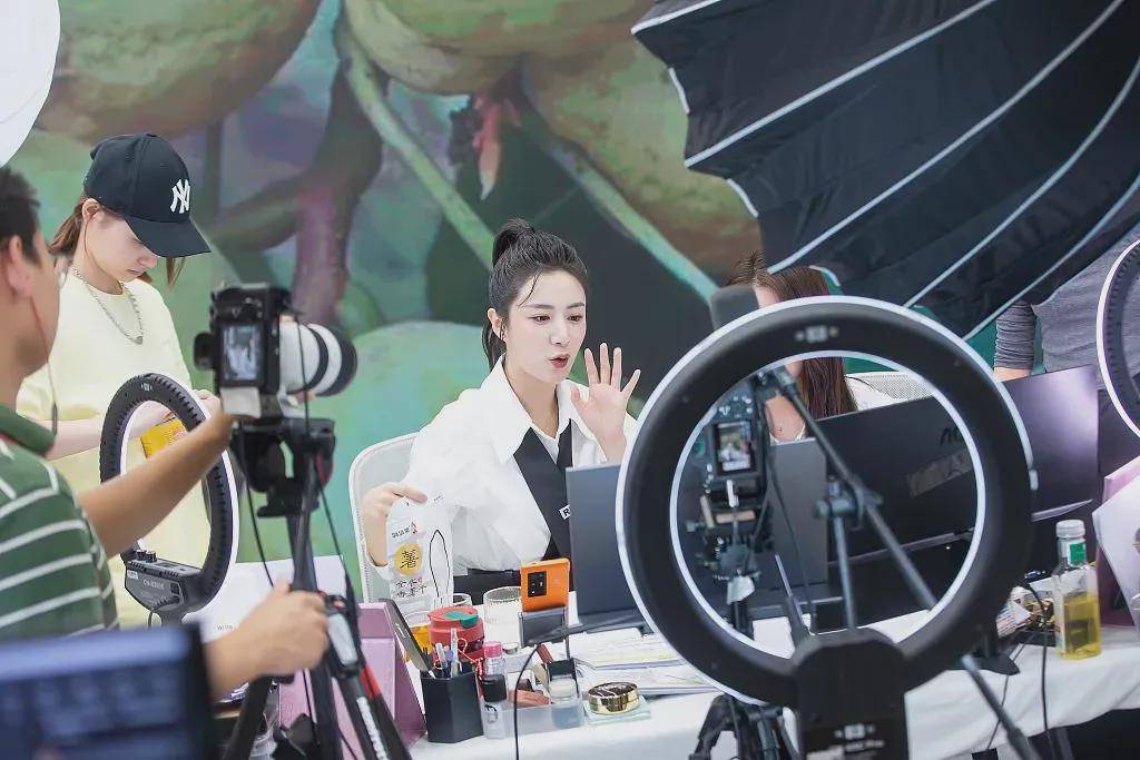 薇娅被罚1341亿直播间被封主播账号已被冻结