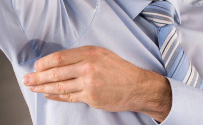 毒素|肝功能“稀烂”的人，身体会出现4个表现，占一个，都要及时检查