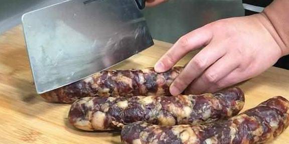 怎么做腊肠最好吃视频 119052f92a06411f9b9de6513c095ef8.jpeg