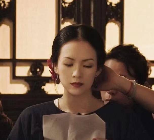 整体美人在“骨”不在皮，脸上有这3个特征就是耐看脸，不化妆也美