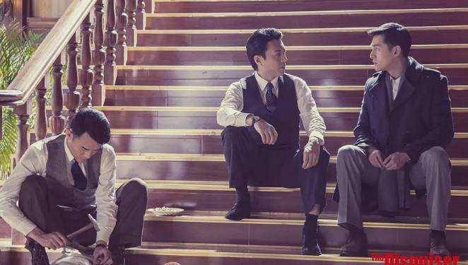 汪曼春|“老干部”靳东，起点够高却大器晚成，40岁终于爆红却被全网黑