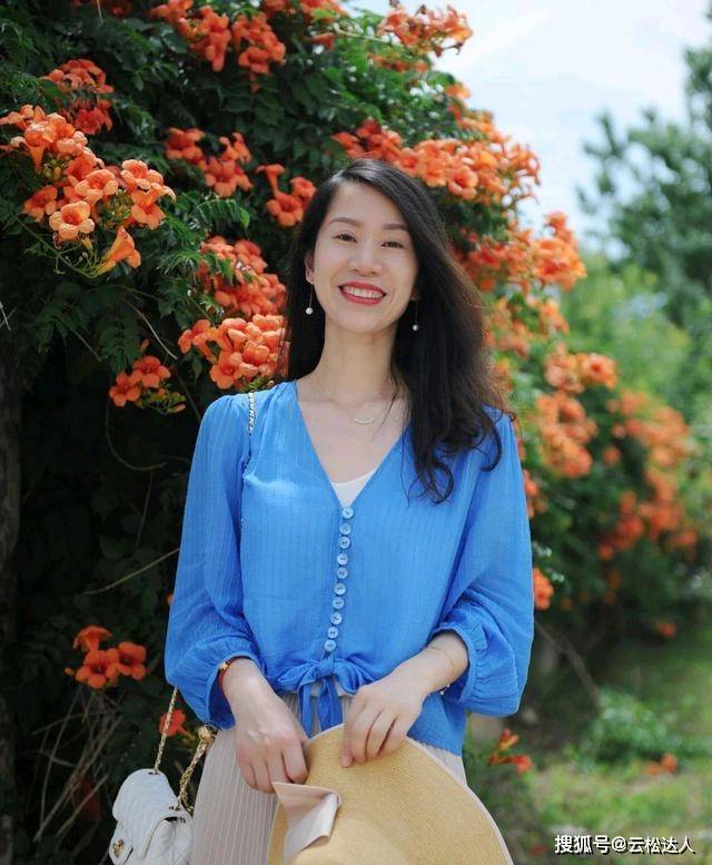 设计 40岁的女人已经不再年轻，但可以很优雅，会穿衣搭配很关键