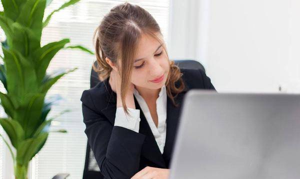 肝脏|肝脏有问题时，身体可能表现出这3个异常“模样”，要辨认清楚了