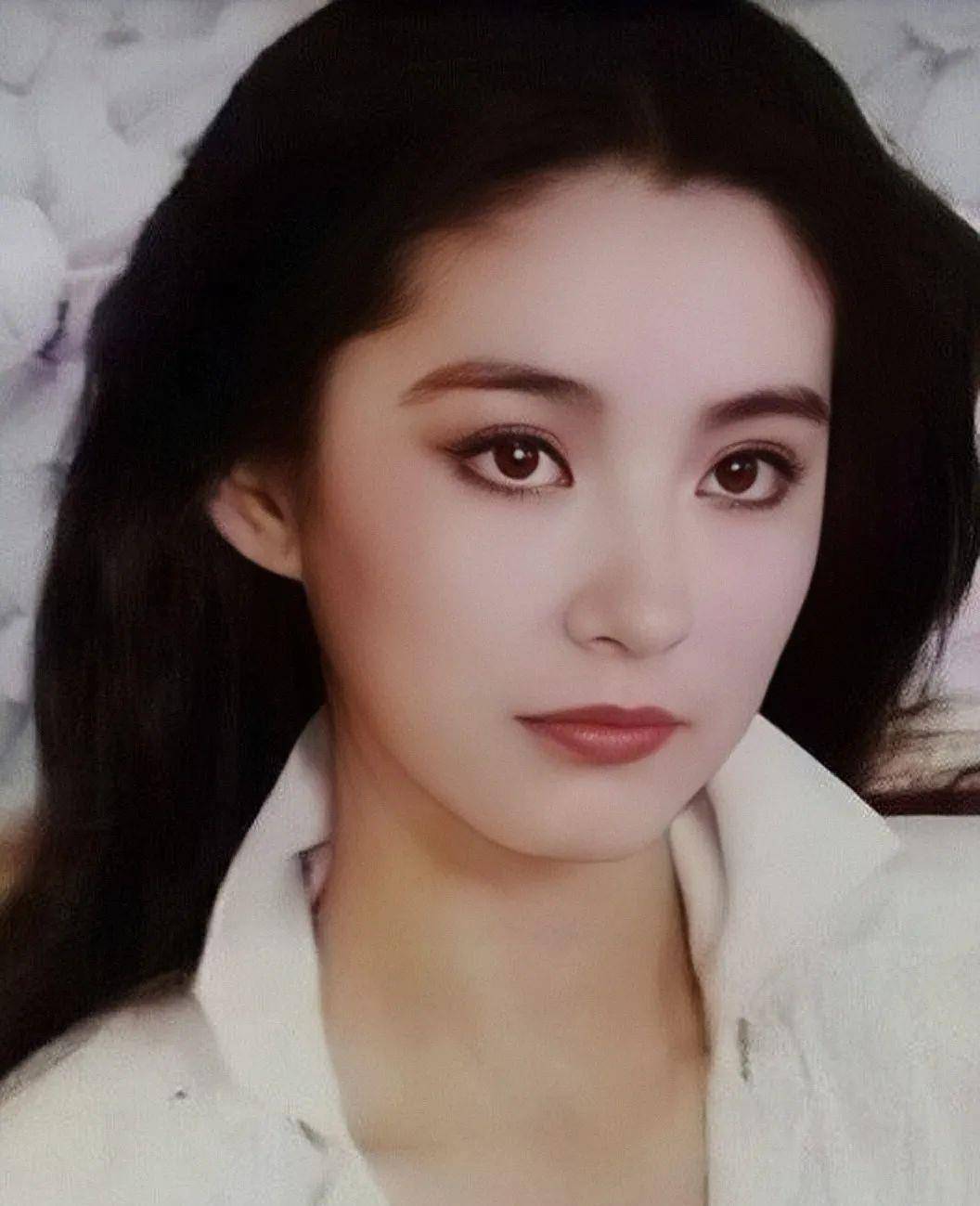 黑发95小花一出道就“碰瓷”张柏芝，她凭啥成为新一代内娱颜霸？！