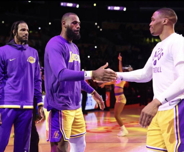 CBA|詹姆斯真是搖錢樹？造謠詹皇離開湖人成熱點，香波特也談詹姆斯