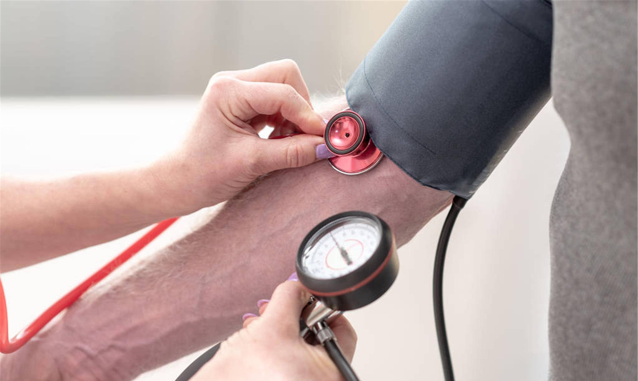 治疗|高血压若不控制，会有哪些影响？越早了解越好