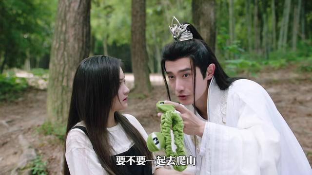 王皓轩|《师兄请按剧本来》开播,新颖好笑,王皓轩屠芷莹成搞笑CP!