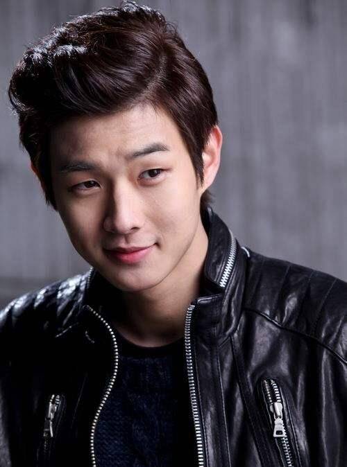 寄生|崔宇植演艺之路：为梦想跨海回国，苦熬多年终拿到主角剧本！