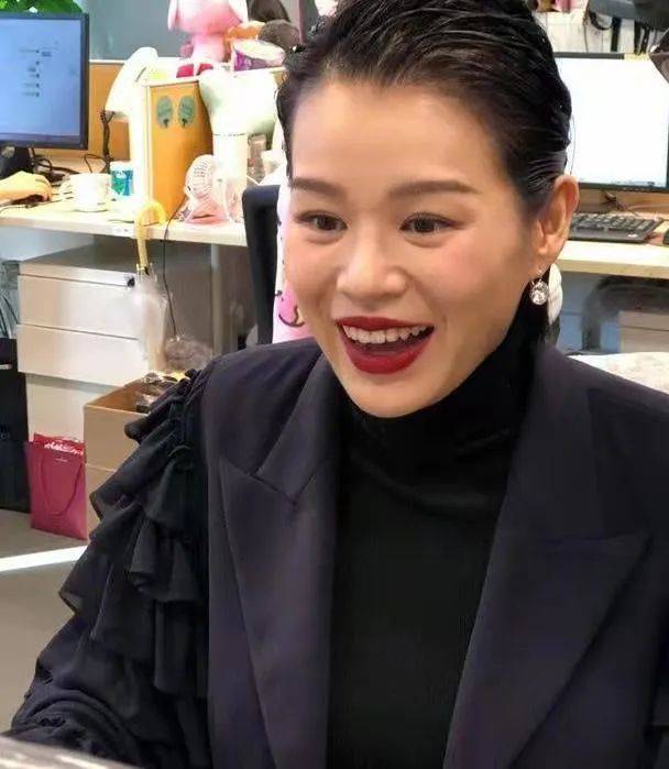 原创什么叫一张嘴毁了整张脸袁姗姗香肠嘴好出戏颖儿唇歪好别扭