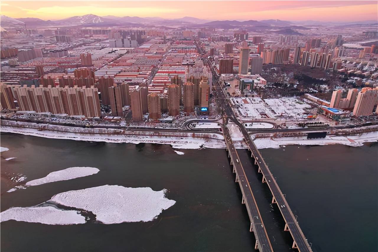 理由|嗨翻冬天，给你去吉林市旅行的10个理由，滑粉雪看雾凇吃乌拉火锅